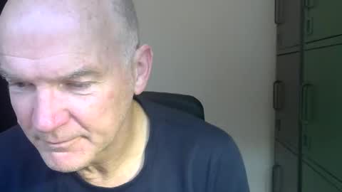 Robbie online show from May 17, 5:05 am