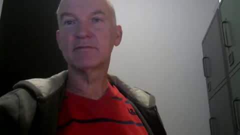 Robbie online show from November 19, 6:02 am