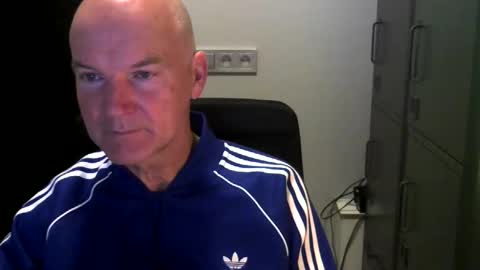 Robbie online show from October 15, 4:27 am