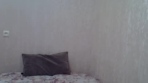 karennelsonx online show from February 25, 11:43 am