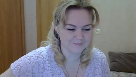 karennelsonx online show from March 10, 12:17 pm