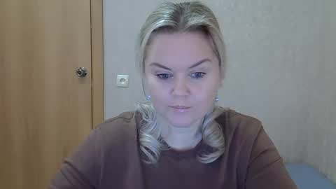 karennelsonx online show from February 26, 11:13 am