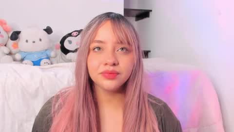 kariina_wong online show from May 5, 6:35 pm