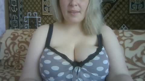 Karilina Hi online show from May 21, 8:54 am