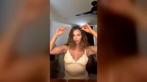 karinabambina00 online show from July 17, 10:55 pm