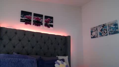 karinakummings online show from November 22, 8:51 pm