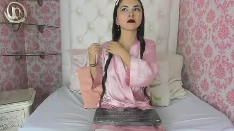 karla_crruz online show from May 13, 9:24 pm