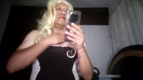 karlaalvarubia online show from October 27, 9:53 am