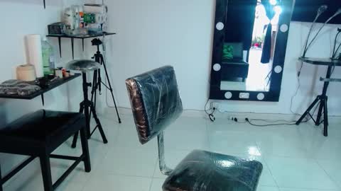 Snapshot of karlaluann chatting on October 21, 11:59 am karlaluann online show from October 21, 11:59 am