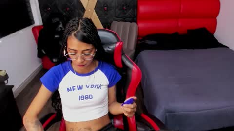 karlaslutskinny__ online show from May 15, 11:56 pm
