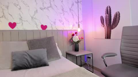 karlla_brown online show from February 18, 2:28 pm