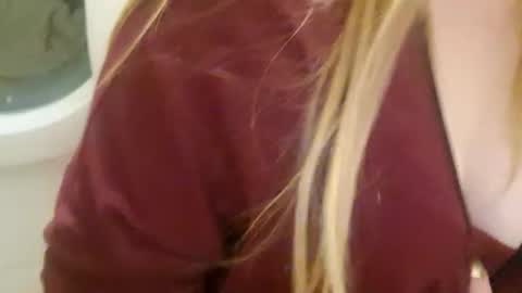 karlylouise19x online show from December 2, 11:13 pm