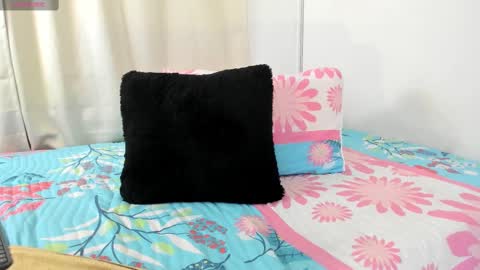 karol_w10 online show from March 4, 1:45 am