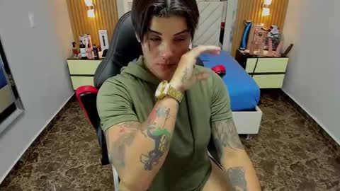 Karol and Luna online show from December 2, 8:18 pm