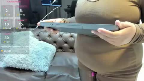 My name is  Miss Karol online show from June 29, 11:43 am