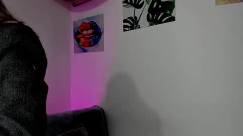 kassandra james online show from October 7, 12:01 pm