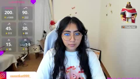 Snapshot of kat_ly_chan chatting on March 8, 6:05 pm Kat       online show from March 8, 6:05 pm