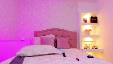 Kate Boisson online show from December 4, 9:58 pm