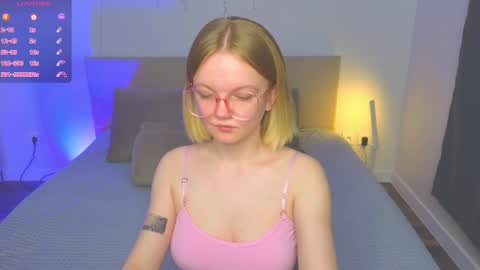 katebunnys online show from April 11, 4:39 am