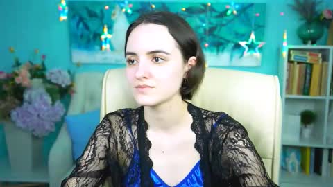 katewillows online show from February 17, 8:02 am