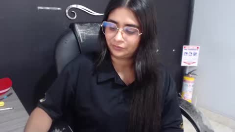 Call me Lau  online show from June 22, 9:44 pm