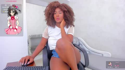 Snapshot of katherin_cruzz chatting on March 8, 1:14 pm katherin online show from March 8, 1:14 pm