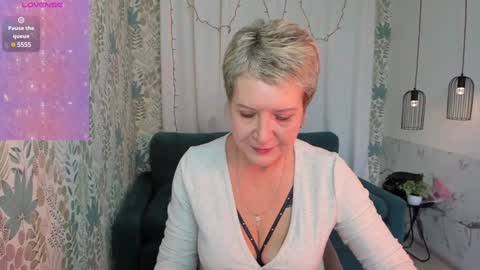 Snapshot of kathy_sunn chatting on January 11, 1:11 pm Kathy online show from January 11, 1:11 pm