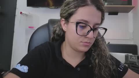 Snapshot of katia_foxx chatting on October 20, 10:15 pm Khaterine online show from October 20, 10:15 pm