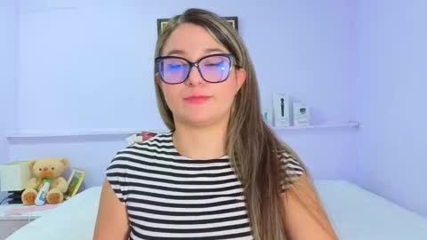 Snapshot of katia_foxx chatting on October 10, 12:44 pm Khaterine online show from October 10, 12:44 pm
