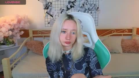 Katia  online show from April 15, 5:44 am