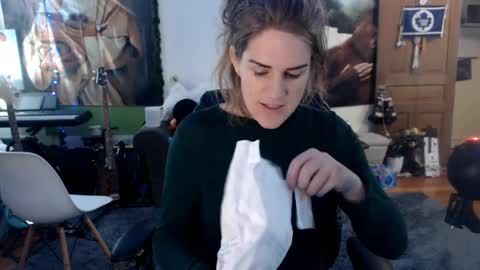 Katie online show from December 6, 5:14 am