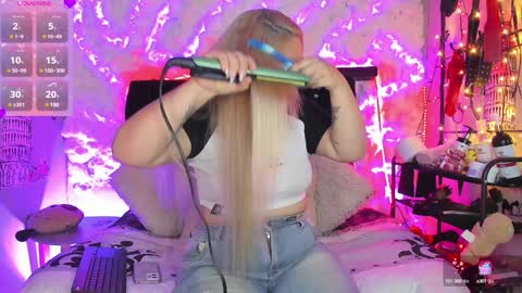 SHARON  KATIEE online show from January 14, 9:09 pm