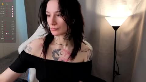 katrina_h0w online show from May 29, 3:48 am
