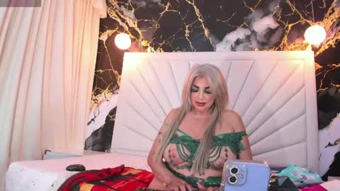 katy  online show from April 15, 11:46 am