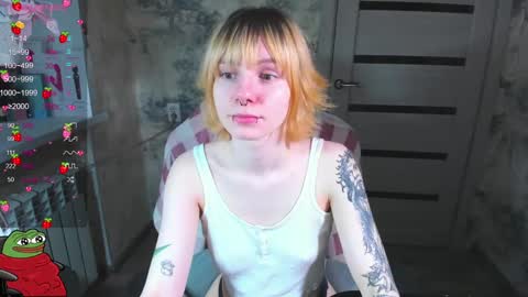 Snapshot of kawaii_power_uwu chatting on February 28, 8:42 am Kira-chan  online show from February 28, 8:42 am