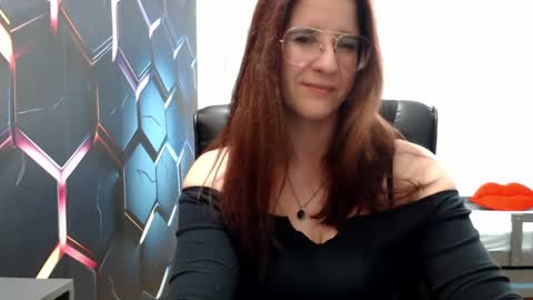 KayaLips online show from January 12, 3:25 pm