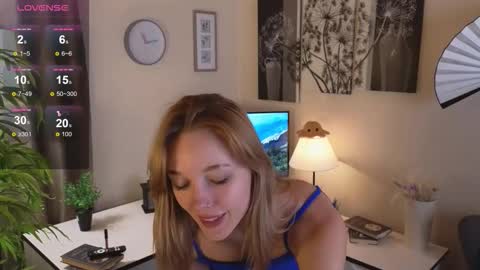 Mia online show from November 29, 6:26 pm