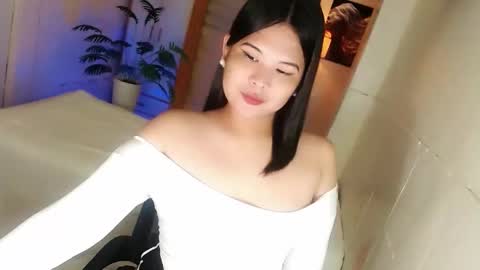 Y O U R        F U T U R E       K A Y L E E  online show from November 27, 3:47 am