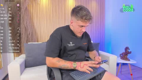 Snapshot of keane_lee chatting on January 22, 10:59 pm Keane online show from January 22, 10:59 pm