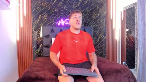 Snapshot of keane_lee chatting on September 18, 1:04 pm Keane online show from September 18, 1:04 pm