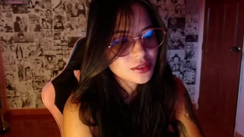 Kimk online show from December 8, 9:30 pm