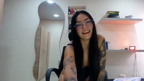 Snapshot of keikomiyake5 chatting on October 27, 7:58 pm Keikomiyake3 online show from October 27, 7:58 pm