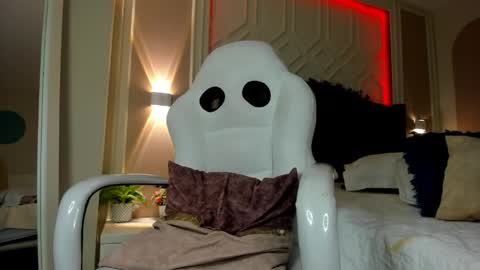 Keira Angel online show from April 16, 4:34 am