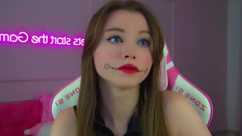 Keira online show from November 25, 6:28 pm