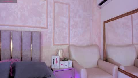 keirahartz online show from November 26, 3:37 am