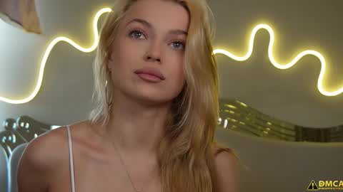 Kelly online show from October 4, 5:49 am