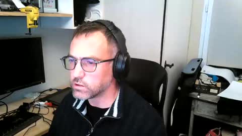 Snapshot of kelvin06133 chatting on January 26, 1:20 am kelvin06133 online show from January 26, 1:20 am