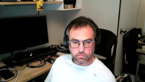 Snapshot of kelvin06133 chatting on December 27, 10:59 pm kelvin06133 online show from December 27, 10:59 pm