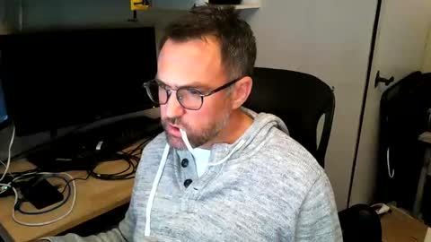 Snapshot of kelvin06133 chatting on January 4, 11:17 pm kelvin06133 online show from January 4, 11:17 pm