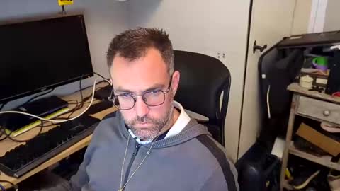 Snapshot of kelvin06133 chatting on December 13, 5:54 pm kelvin06133 online show from December 13, 5:54 pm